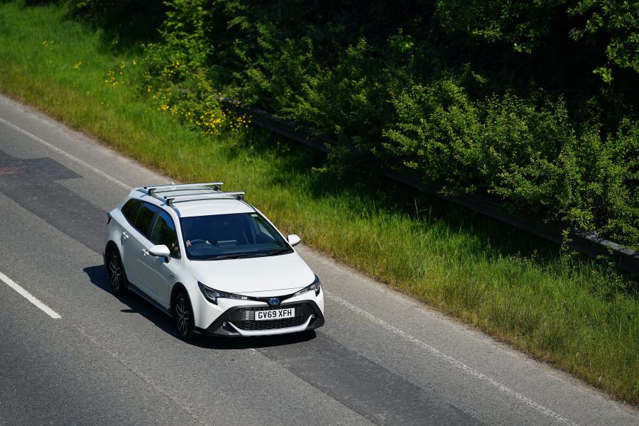  Toyota Corolla Trek Hybrid 2020 года  (UK) (фото 10 из 40)